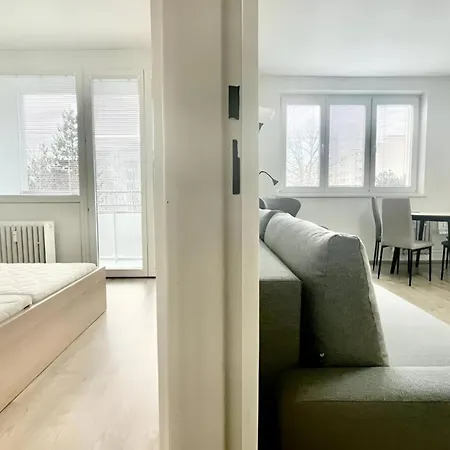 Big And Sunny With Great Acces To Center Апартаменти *